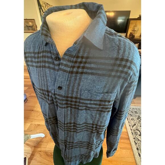 GOODFELLOW NWT LONG SLEEVE BUTTON UP BLUE AND BLACK PLAID MENS LARGE - Picture 2 of 9